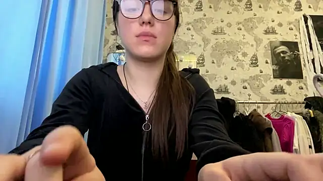 macanmercedes online show from December 2, 2025, 11:37 am