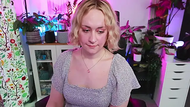 xzoeyryanx online show from February 8, 2026, 5:49 pm