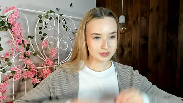 KristleKirst online show from November 18, 2025, 3:05 pm