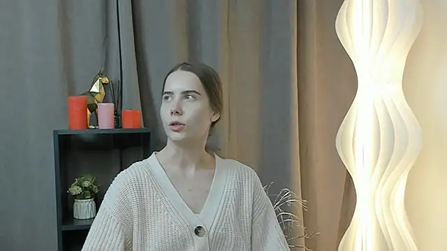 MoonBenne online show from November 18, 2025, 8:30 am