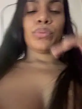 ArielleMillerr- online show from December 16, 2025, 5:51 pm