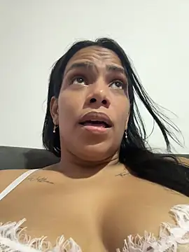 ArielleMillerr- online show from April 8, 2026, 5:24 pm