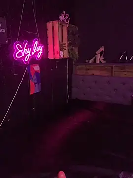 Shy-Ivy online show from April 22, 2026, 10:22 pm