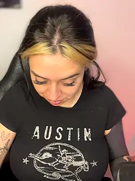 VeloraVyxen  online show from November 28, 2025, 2:09 pm