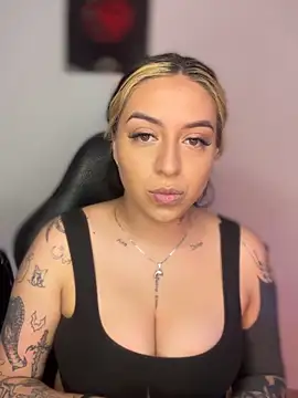 VeloraVyxen  online show from November 30, 2025, 7:07 pm