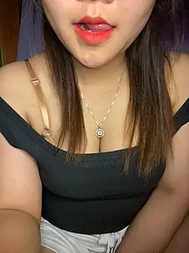 Sunset-yll online show from April 6, 2026, 10:33 pm