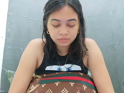 Ursexyasianskinny online show from April 5, 2026, 5:37 am