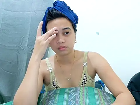 Ursexyasianskinny online show from April 20, 2026, 5:32 am