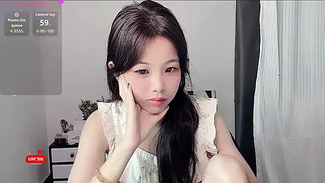 Snapshot of bunny-- chatting on May 26, 2026, 5:03 am bunny-- online show from May 26, 2026, 5:03 am