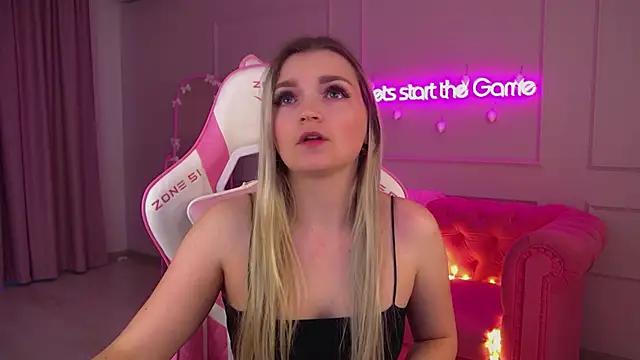 AnnyRaii online show from December 16, 2025, 6:40 am