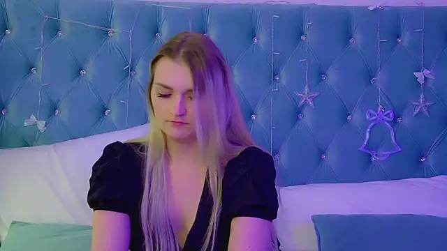 AnnyRaii online show from January 12, 2026, 6:07 am