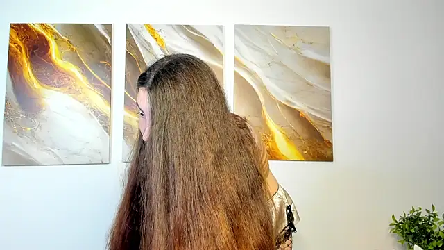 LiraRevery online show from November 25, 2025, 3:28 am