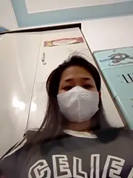 PamPii2x online show from April 9, 2026, 1:49 pm