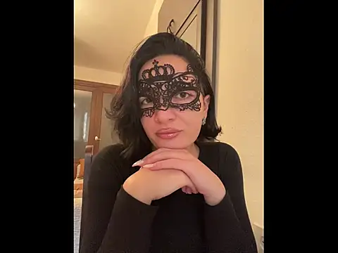 Pineapple online show from November 25, 2025, 11:54 am