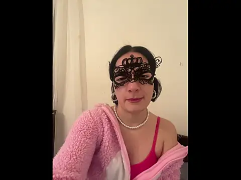 Pineapple online show from December 4, 2025, 9:29 am