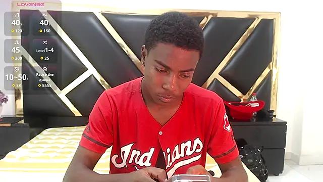 NoahJhonson69 online show from January 6, 2026, 7:28 pm