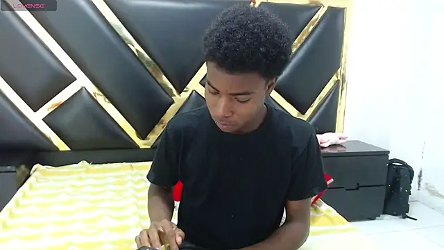 NoahJhonson69 online show from April 20, 2026, 11:24 am