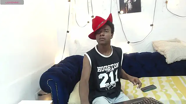 NoahJhonson69 online show from April 22, 2026, 11:56 am