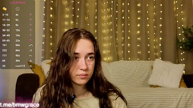 SudieNatera online show from December 2, 2025, 5:24 am