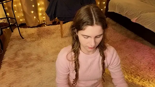 RozanneJordan online show from April 5, 2026, 5:21 pm