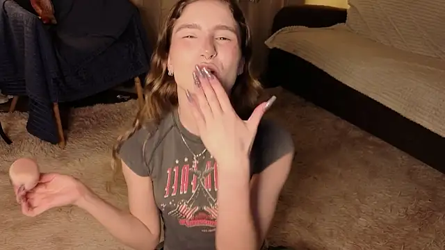 RozanneJordan online show from April 21, 2026, 6:12 pm