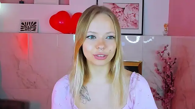 lucy loy online show from February 11, 2026, 7:24 am