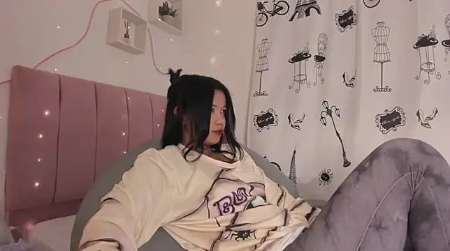 Luna lexy04 online show from May 6, 2026, 4:19 am