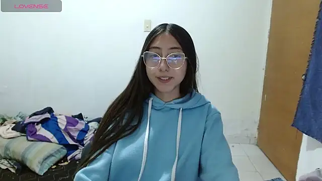 Nanylux online show from April 23, 2026, 4:14 am