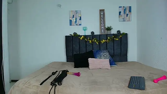 scarleth hotmilf online show from November 21, 2025, 7:01 pm