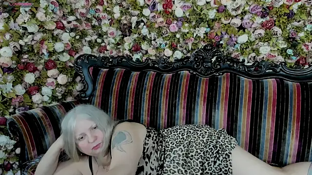 mariabelladonna online show from April 18, 2026, 11:36 am