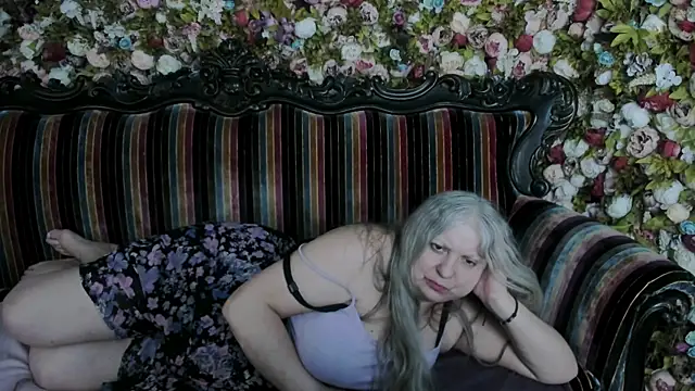 Snapshot of mariabelladonna chatting on April 25, 2026, 10:18 am mariabelladonna online show from April 25, 2026, 10:18 am