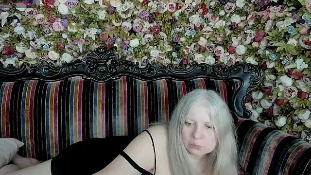 Snapshot of mariabelladonna chatting on May 2, 2026, 10:09 am mariabelladonna online show from May 2, 2026, 10:09 am