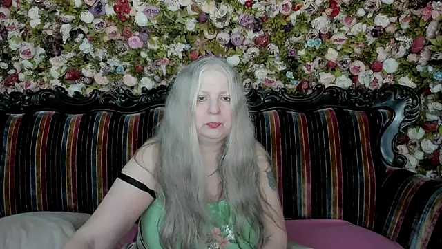 Snapshot of mariabelladonna chatting on May 3, 2026, 9:21 pm mariabelladonna online show from May 3, 2026, 9:21 pm