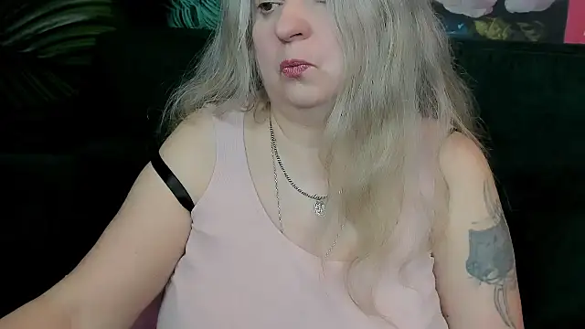Snapshot of mariabelladonna chatting on May 15, 2026, 11:23 pm mariabelladonna online show from May 15, 2026, 11:23 pm