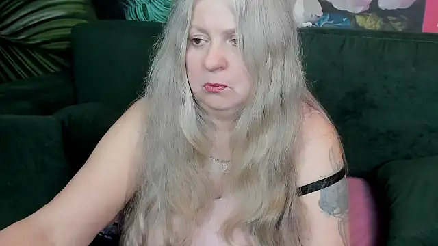 Snapshot of mariabelladonna chatting on May 16, 2026, 12:29 am mariabelladonna online show from May 16, 2026, 12:29 am