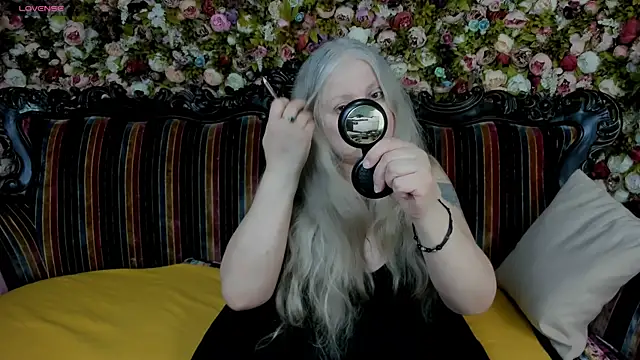 Snapshot of mariabelladonna chatting on May 17, 2026, 2:13 pm mariabelladonna online show from May 17, 2026, 2:13 pm