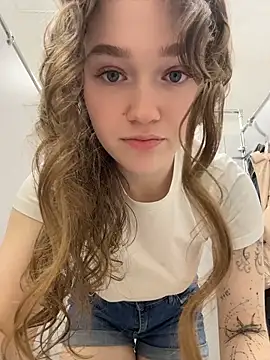 Snapshot of RussianWoman chatting on June 19, 2026, 2:05 am RussianWoman online show from June 19, 2026, 2:05 am