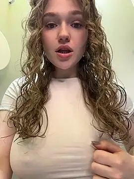 Snapshot of RussianWoman chatting on June 20, 2026, 2:14 am RussianWoman online show from June 20, 2026, 2:14 am