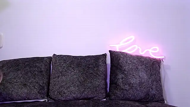 liam  blake online show from November 26, 2025, 3:40 am