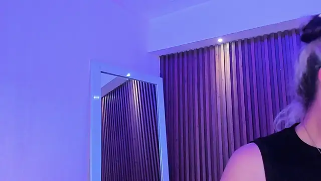 GabyRose9 online show from April 6, 2026, 8:21 pm