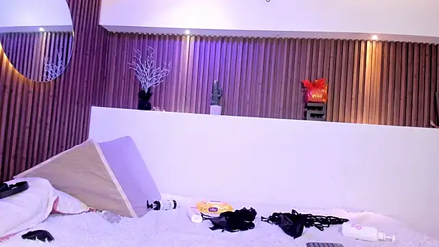 GabyRose9 online show from April 21, 2026, 8:01 pm