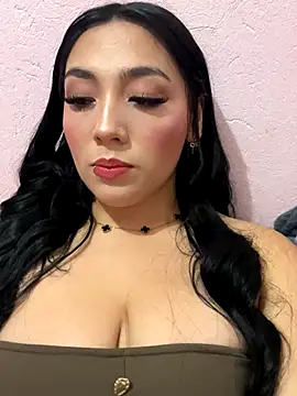 urenyel online show from November 30, 2025, 3:32 am