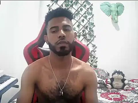 alberthot11 online show from December 5, 2025, 7:43 pm