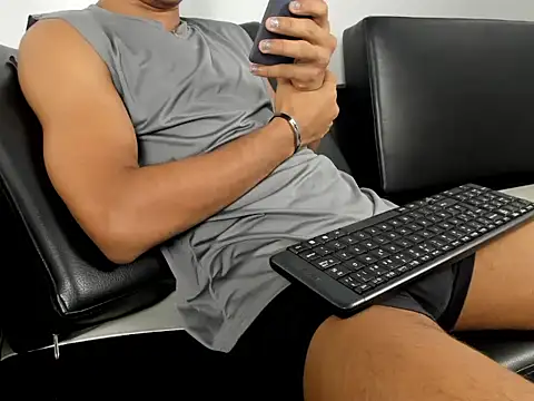 maikol twinkx online show from February 14, 2026, 11:34 pm