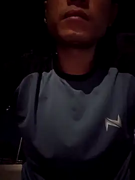 huykkk99 online show from November 25, 2025, 3:45 pm