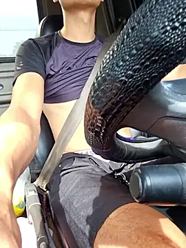 huykkk99 online show from November 28, 2025, 2:03 am