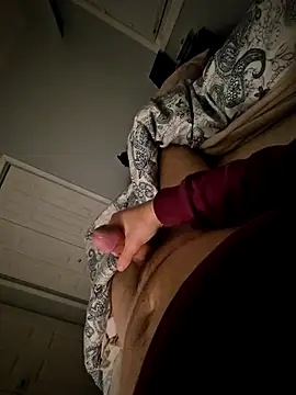 xFlorentx online show from November 19, 2025, 2:55 am