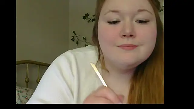 Lilah Sweet online show from June 15, 2026, 7:49 pm