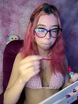 Valen-Foxx1 online show from April 21, 2026, 5:03 am