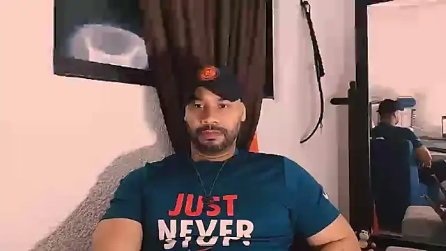 Snapshot of musclehetero chatting on June 16, 2026, 3:09 am musclehetero online show from June 16, 2026, 3:09 am